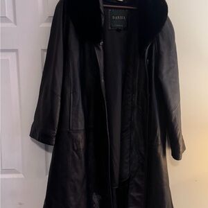 Vintage Danier Women's Elegant Black Leather Jacket